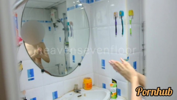 โม๊คควย แอบถ่าย แอบดูคนอาบน้ำ เย็ดในห้องน้ำ เย็ดสดหี
